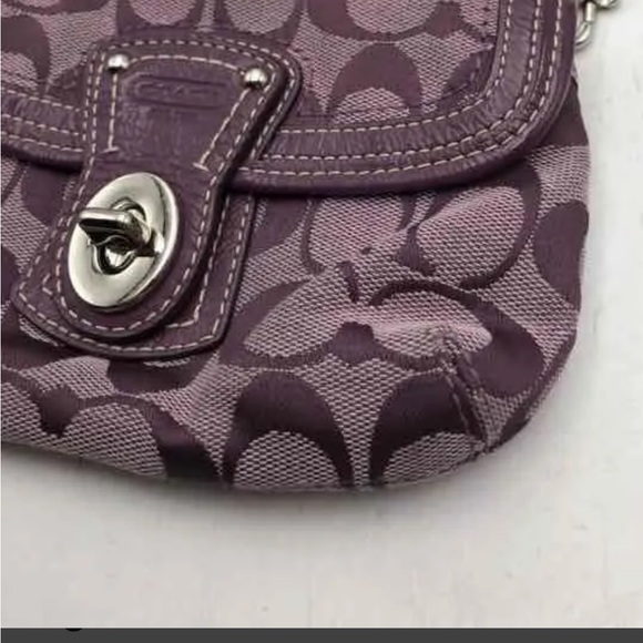 173. Coach Wristlet Purple 8 x 4.5 signature C silver hardware - Picture 4 of 6